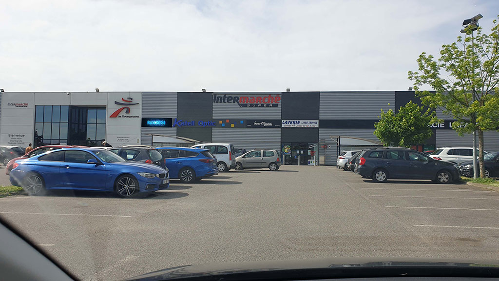 Boutique la vache/Parking-gratuit-200-places-Intermarché-La-Vache-Toulouse-Nord-accès-boutique-Ismoke31-cigarette-électronique-CBD-depuis-Minimes